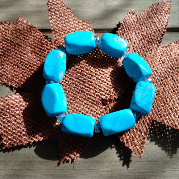 Turquoise Style Chunky Beaded Bracelet - Picture 15 of 16